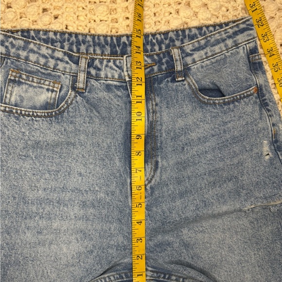 SHEIN Women's Distressed Blue Jeans.       #10 - Picture 6 of 13